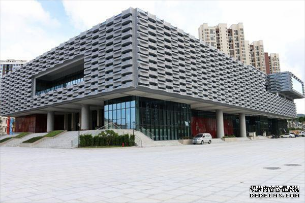 金海岸文化藝術中心采用吊式彈簧<a href='http://www.cjcm.net.cn' target='_blank'><u>減震器</u></a>